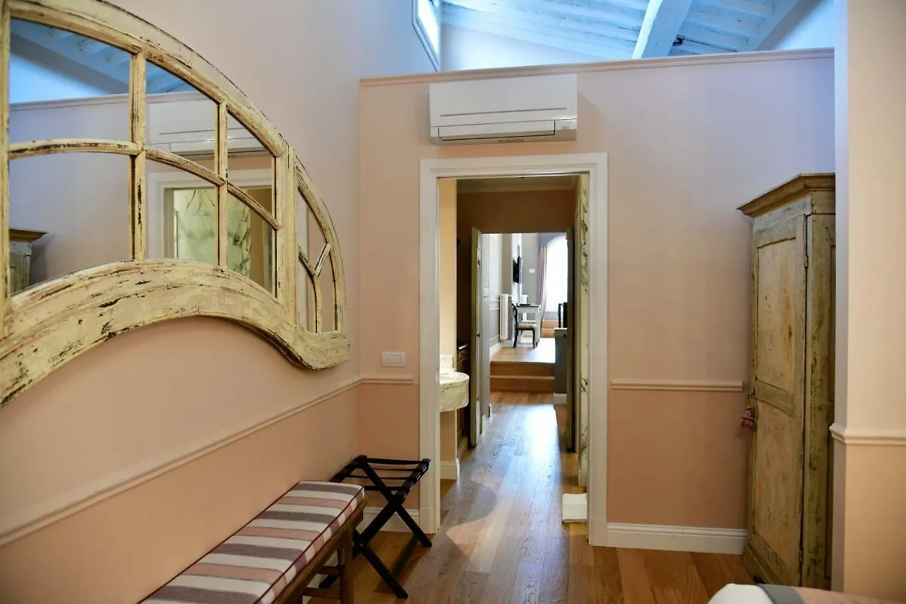 La Croce D'Oro Santa Croce Suite Apartments Florence