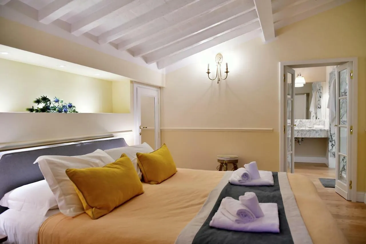 La Croce D'Oro Santa Croce Suite Apartments Florence